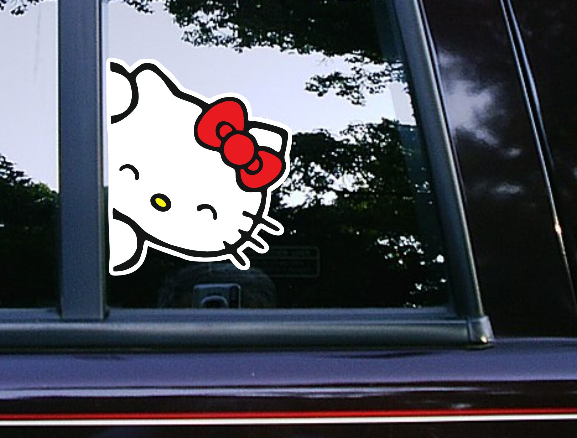 Hello Kitty Side Peeker