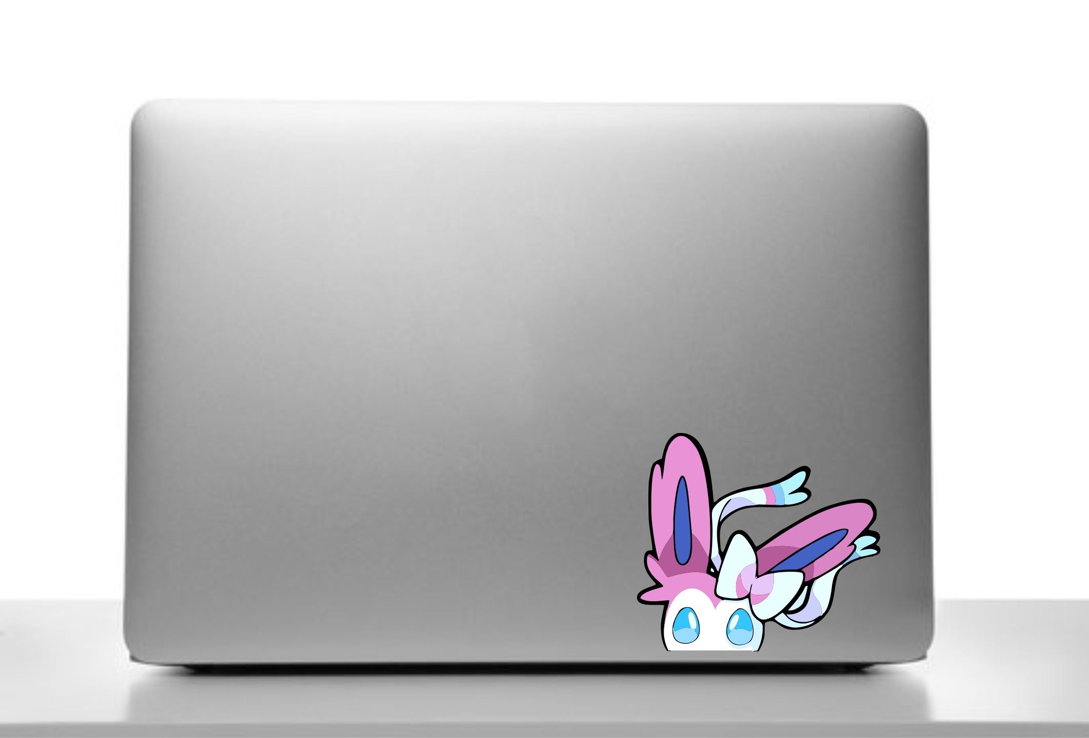 Sylveon Peeker
